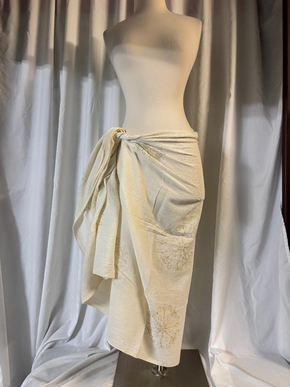Cream Sarong with floral pattern embroidery